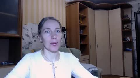 cute_lion_ online show from April 2026 06:27:01 PM