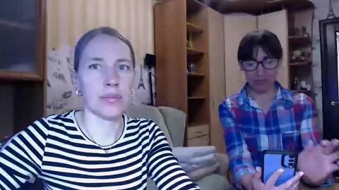 cute_lion_ online show from April 2026 11:05:02 AM