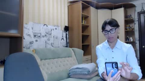 cute_lion_ online show from July 2026 12:00:01 PM