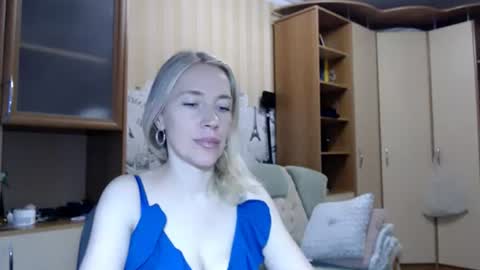 cute_lion_ online show from July 2026 12:30:01 PM