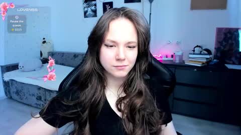 Snapshot of cute_little_ass chatting on February 2026 07:20:02 AM Emily online show from February 2026 07:20:02 AM