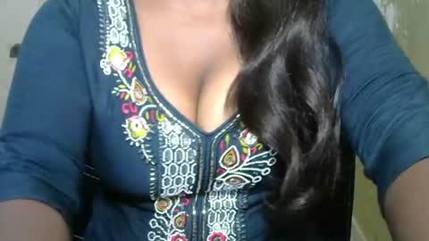 Snapshot of cute_payalji chatting on April 2026 01:43:01 AM alia online show from April 2026 01:43:01 AM