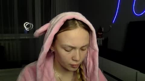 cute_shy06 online show from January 2026 07:06:01 PM