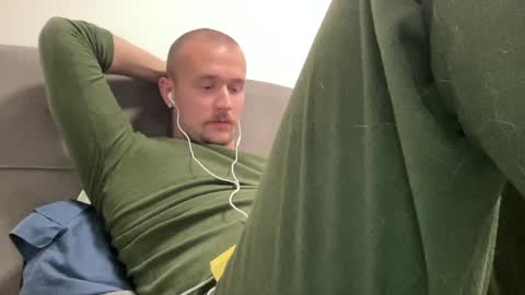 cute_skywalker online show from December 2024 05:18:02 PM