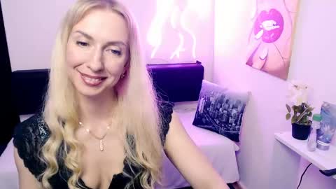 Snapshot of cute_smile_shy chatting on May 2026 08:48:02 PM cute_smile_shy online show from May 2026 08:48:02 PM