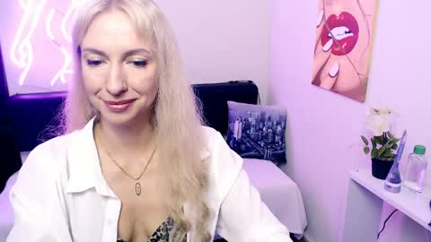 Snapshot of cute_smile_shy chatting on June 2026 10:25:01 PM cute_smile_shy online show from June 2026 10:25:01 PM