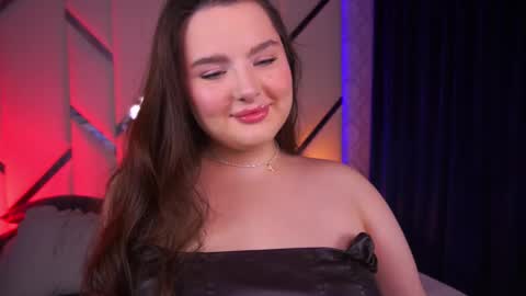 Amber online show from March 2025 11:49:02 PM