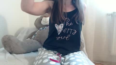 Anne-Marie  online show from October 2025 07:30:02 AM