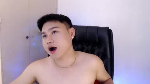 cuteasianlee online show from February 2026 09:13:01 PM
