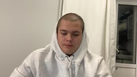 Snapshot of cutebutnaughty_ chatting on October 2025 06:27:01 PM Alex online show from October 2025 06:27:01 PM