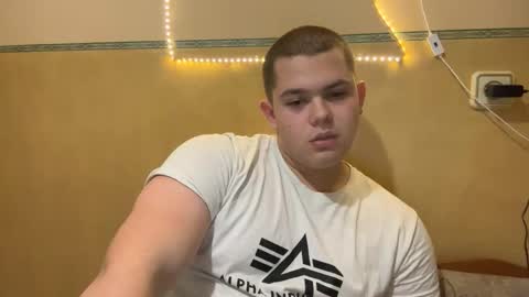 Snapshot of cutebutnaughty_ chatting on November 2025 07:57:02 PM Alex online show from November 2025 07:57:02 PM