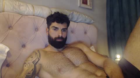 Snapshot of cuteeboy chatting on January 2025 06:57:01 PM cuteeboy online show from January 2025 06:57:01 PM
