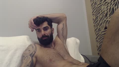 Snapshot of cuteeboy chatting on January 2025 07:41:02 PM cuteeboy online show from January 2025 07:41:02 PM