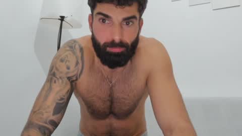 Snapshot of cuteeboy chatting on January 2025 09:14:02 PM cuteeboy online show from January 2025 09:14:02 PM