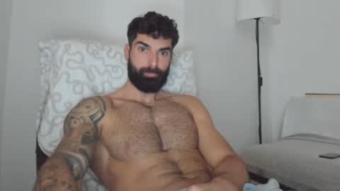 Snapshot of cuteeboy chatting on January 2025 08:43:01 AM cuteeboy online show from January 2025 08:43:01 AM