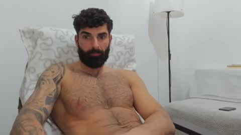 Snapshot of cuteeboy chatting on February 2025 09:39:02 PM cuteeboy online show from February 2025 09:39:02 PM