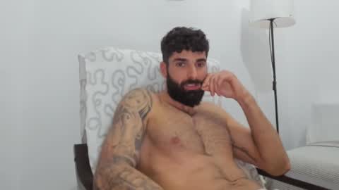 Snapshot of cuteeboy chatting on March 2025 09:05:02 PM cuteeboy online show from March 2025 09:05:02 PM