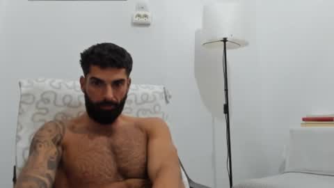 cuteeboy online show from November 2025 08:55:01 PM