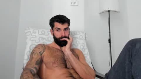 cuteeboy online show from November 2025 10:47:02 AM