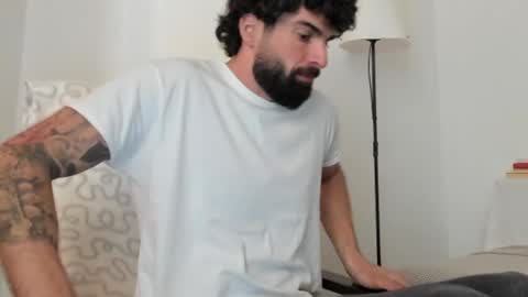 cuteeboy online show from April 2026 12:29:02 PM