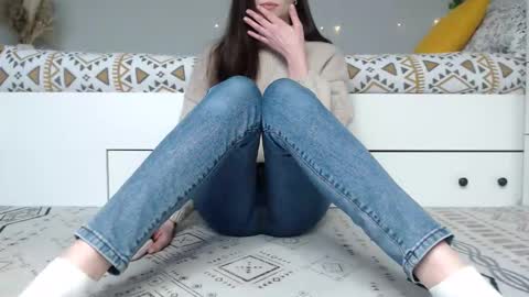 Snapshot of cuteemouse chatting on February 2026 10:43:01 AM Anna online show from February 2026 10:43:01 AM