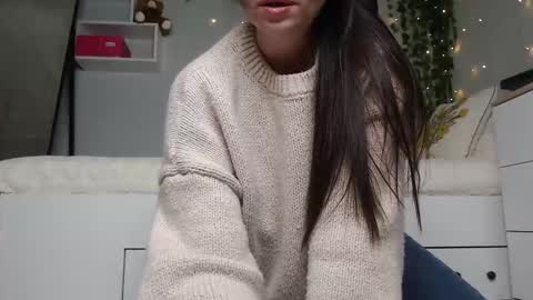 Snapshot of cuteemouse chatting on March 2026 09:59:02 AM Anna online show from March 2026 09:59:02 AM