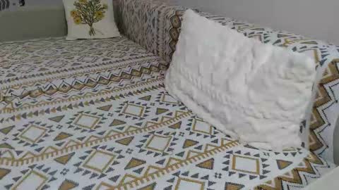 Snapshot of cuteemouse chatting on April 2026 11:22:02 AM Anna online show from April 2026 11:22:02 AM