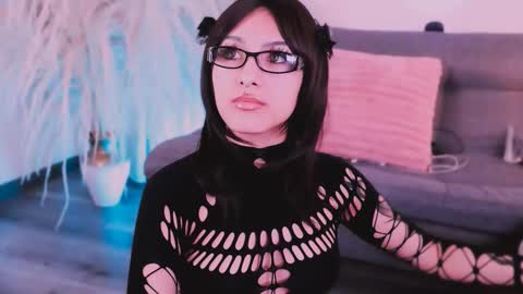 Zoe  online show from November 2025 03:21:02 AM