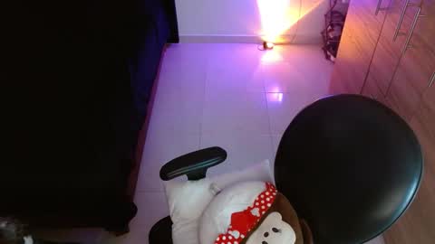 isabella online show from February 2026 06:15:02 PM