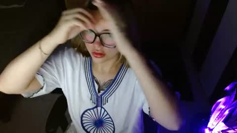 isabella online show from June 2026 06:33:01 PM