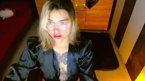 isabella online show from July 2026 08:51:01 PM