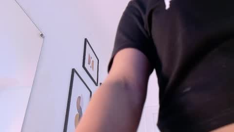 Snapshot of cutepetitee chatting on April 2026 01:42:02 AM cutepetitee online show from April 2026 01:42:02 AM