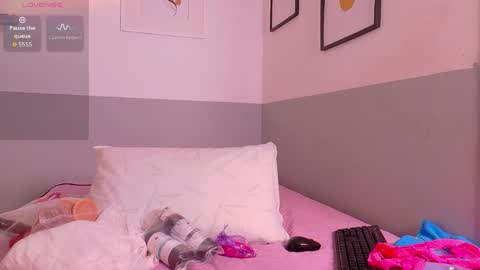 Snapshot of cutepetitee chatting on May 2026 07:30:01 PM cutepetitee online show from May 2026 07:30:01 PM