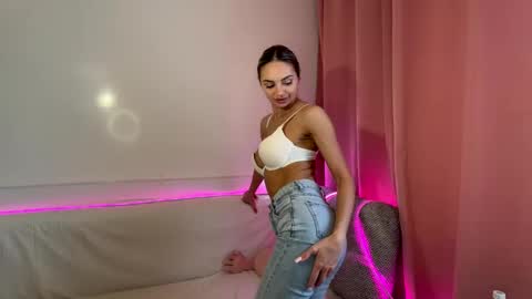 Alina online show from March 2026 04:14:01 AM