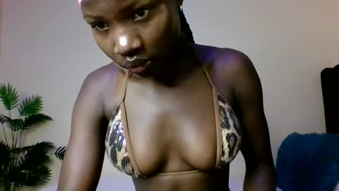 cutey_mara online show from April 2026 06:00:02 AM