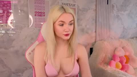 Snapshot of cutie_angels chatting on June 2026 03:40:01 AM HelloMy name Eva online show from June 2026 03:40:01 AM