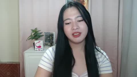 Snapshot of cutie_asianwoman chatting on December 2024 06:37:02 PM cutie_asianwoman online show from December 2024 06:37:02 PM