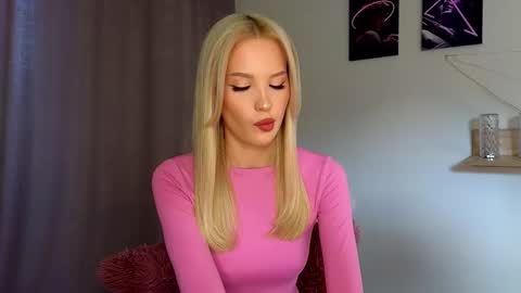 cutiefull_lion online show from March 2026 05:35:02 AM