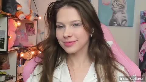 Rori  Instagram cutierori  online show from February 2025 05:15:01 PM