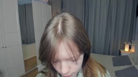 Snapshot of cuty_petite chatting on February 2026 05:16:02 AM Anne online show from February 2026 05:16:02 AM