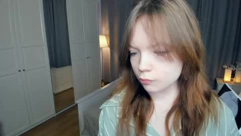 Snapshot of cuty_petite chatting on March 2026 05:09:02 AM Anne online show from March 2026 05:09:02 AM