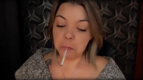 Snapshot of cyberdomme chatting on December 2024 12:18:01 AM Full time mean bitch. online show from December 2024 12:18:01 AM