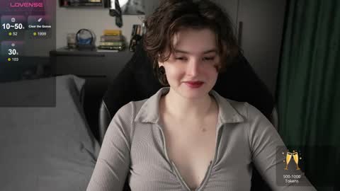 Snapshot of cybersamuraii chatting on April 2026 01:13:02 PM Helen Blossom online show from April 2026 01:13:02 PM