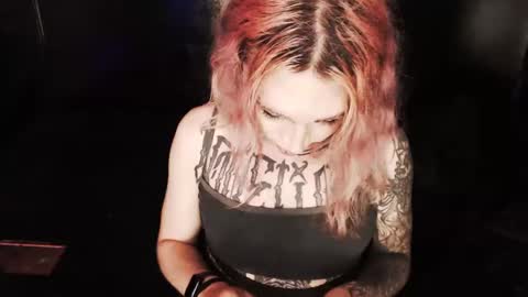 Nikki online show from November 2025 12:33:01 AM