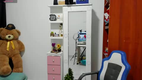 Snapshot of cynthiawatson_ chatting on April 2026 12:10:01 PM Cynthia online show from April 2026 12:10:01 PM