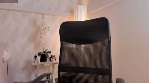 Snapshot of cyntia_adams chatting on December 2024 11:10:02 PM cyntia_adams online show from December 2024 11:10:02 PM