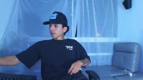 Snapshot of d3mon_cock chatting on November 2025 06:28:01 AM D3MON COCK online show from November 2025 06:28:01 AM