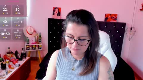 Mia  online show from January 2025 06:07:01 PM