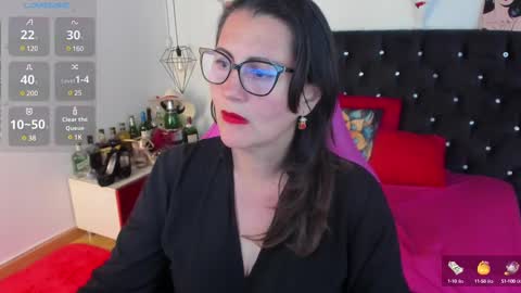 Mia  online show from March 2025 03:41:01 PM