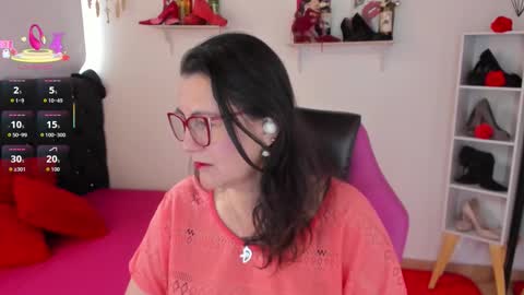 Mia  online show from September 2025 12:27:02 PM